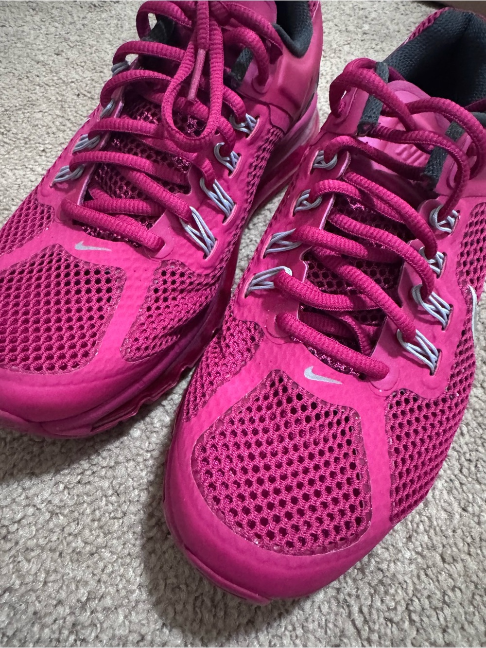 Nike Women's Magenta Mesh Air Max Sneakers with White Swoosh - Picture 3 of 10